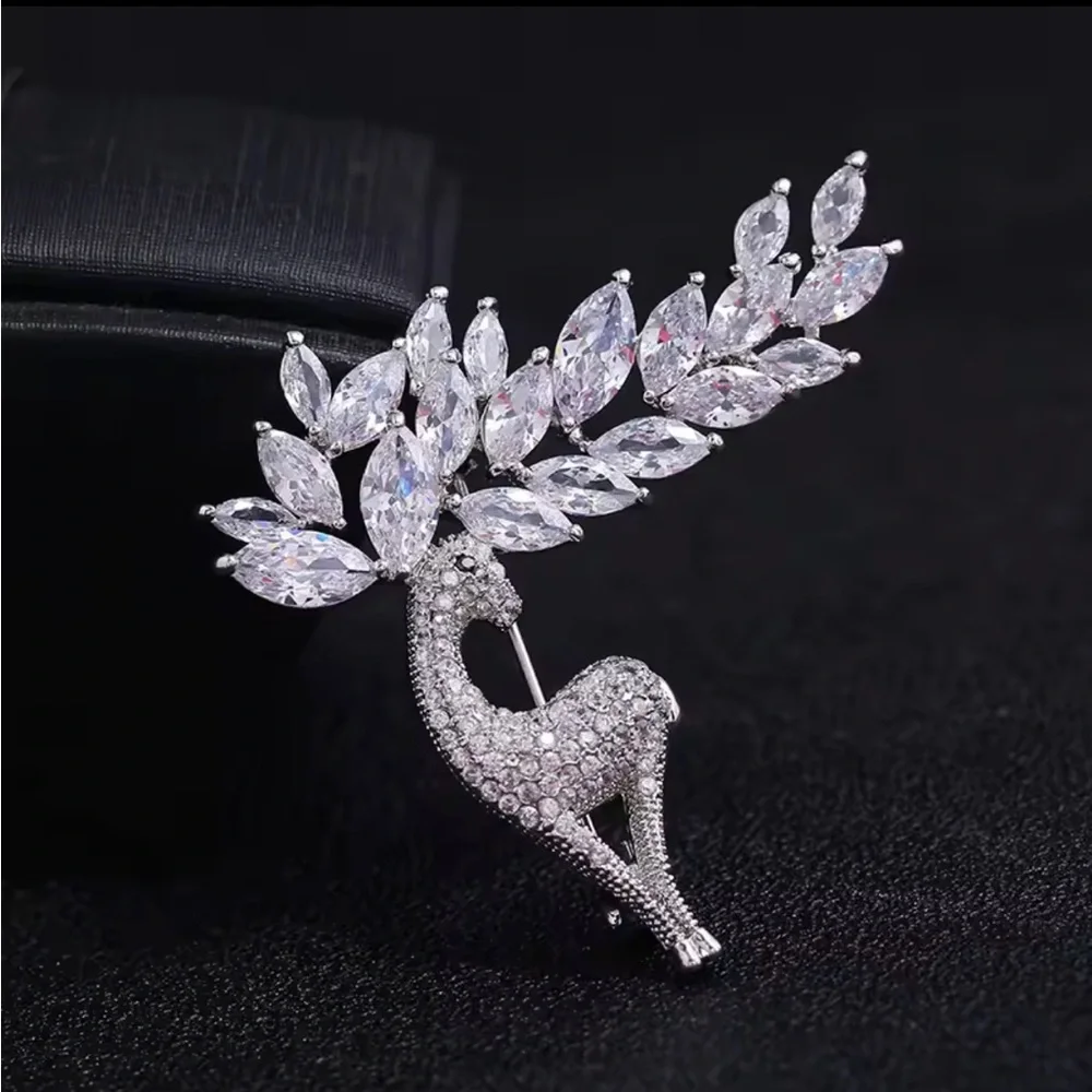 Crystal Antler Deer Brooch Pin